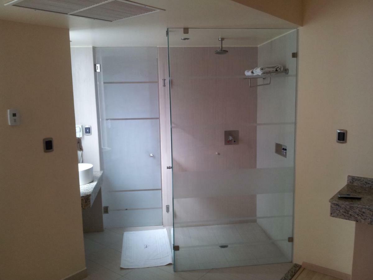 Motel Paraiso Suites ケレタロ エクステリア 写真